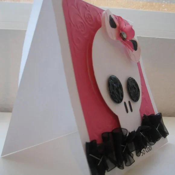 Cuttlebug A2 embossing folder - SKELETON SCROLL - Picture 8 of 9